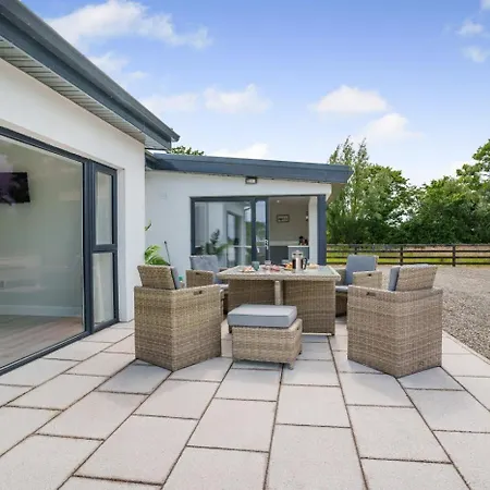 3 Bed In Tomnahealy Little Oc-t32392 Дом отдыха