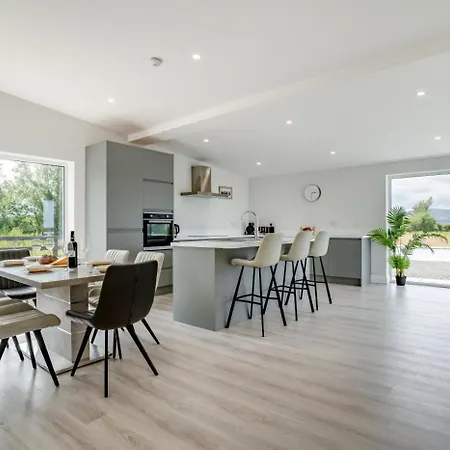 3 Bed In Tomnahealy Little Oc-t32392