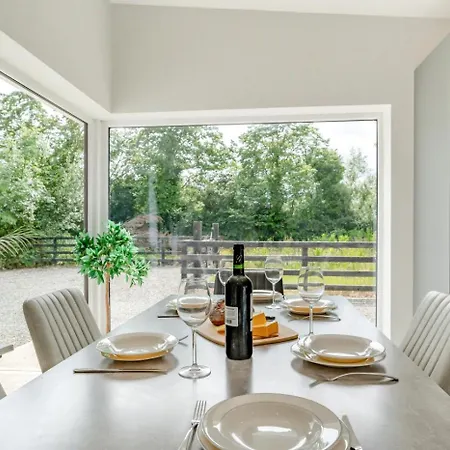 בית נופש 3 Bed In Tomnahealy Little Oc-t32392