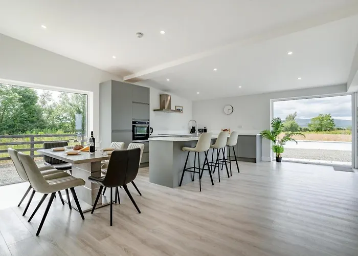3 Bed In Tomnahealy Little Oc-t32392